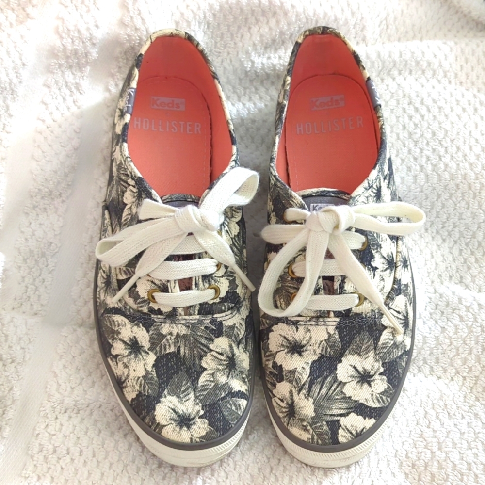 Hollister Keds canvas shoe sneakers, floral grey print, size US 5.5. Like new